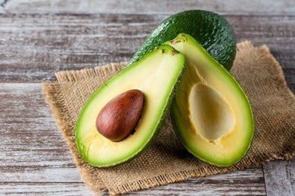 l'avocat est-il toxique pour les perroquets ?